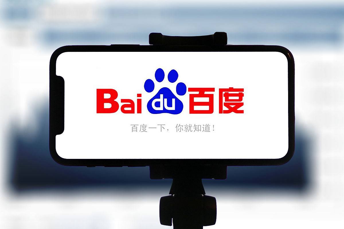 贵州一溶洞流出大量污水含有煤